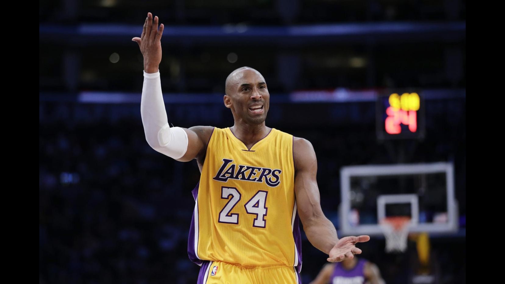 Basket Nba, Bryant non supera Jordan ma Lakers sorprendono Spurs. Solo 9 punti per Belinelli