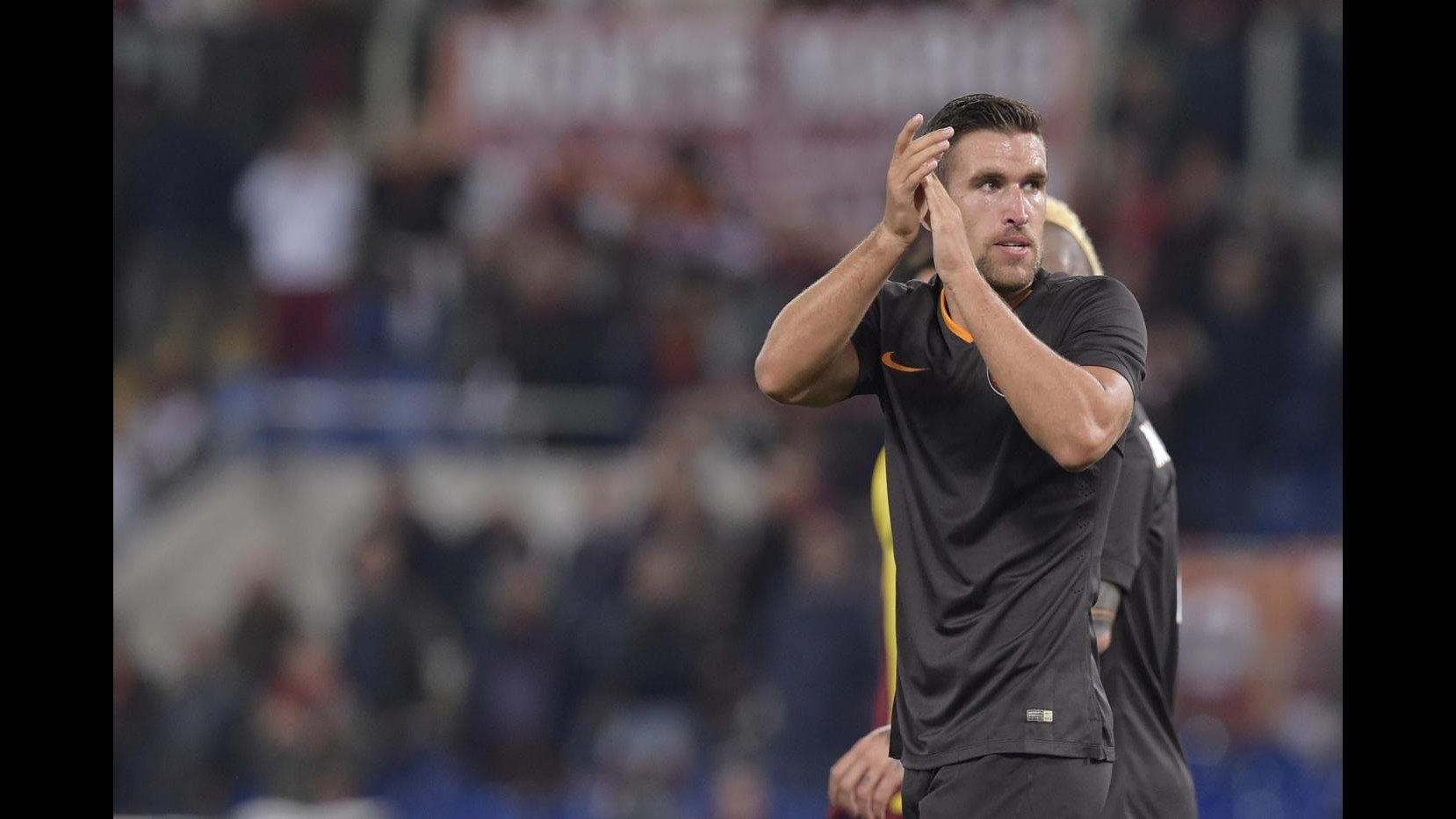 Roma, Baldissoni assicura: Strootman non è in vendita. L’Arsenal tenta Destro