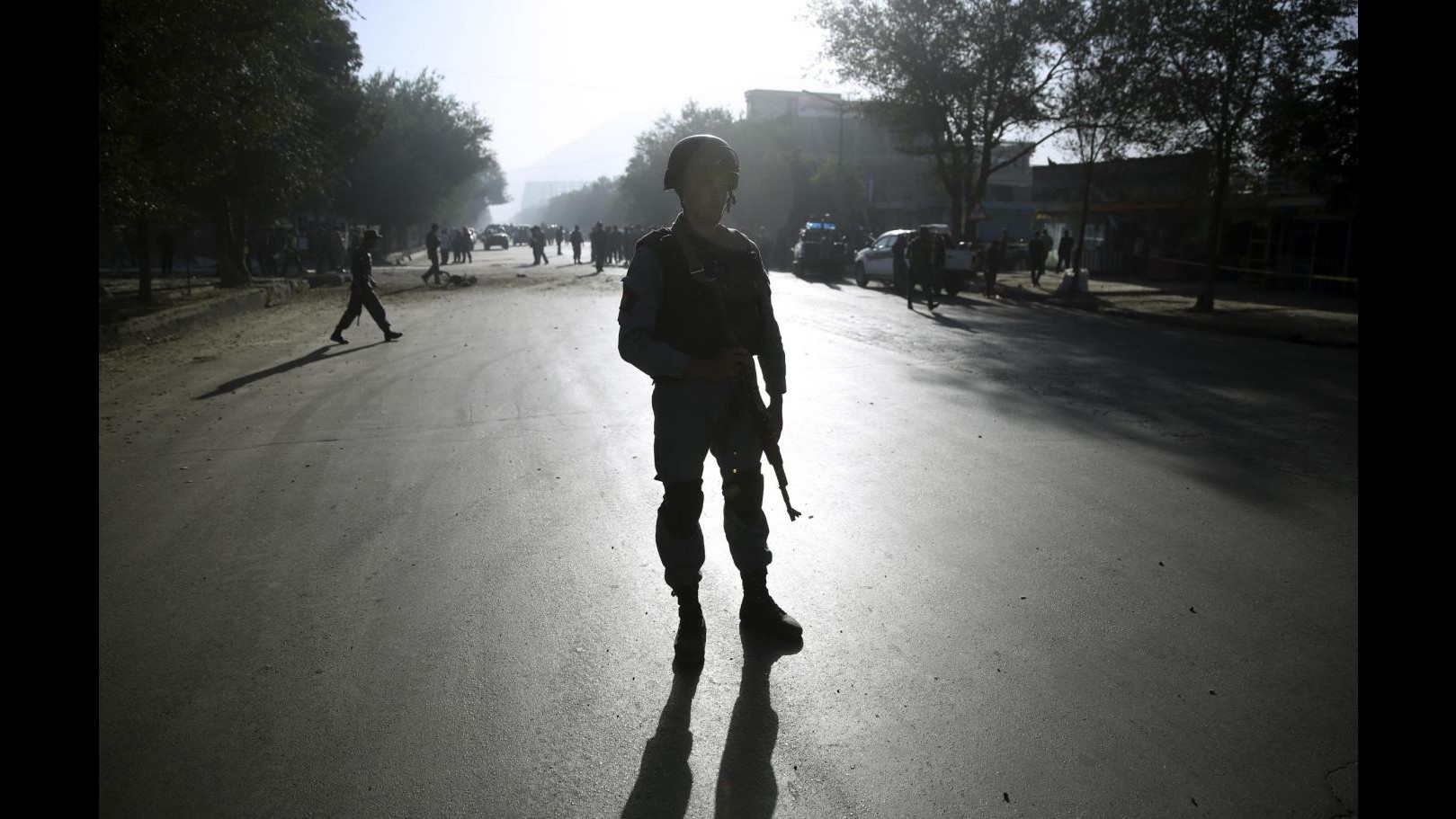 Afghanistan, 6 soldati morti in attentato suicida contro bus a Kabul