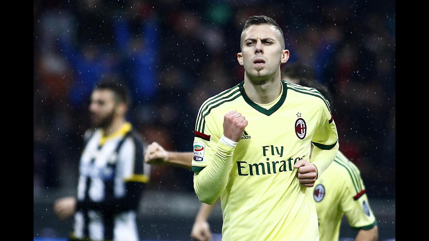 Menez suona la carica: Al Milan manca poco per migliorare, con Napoli per vincere