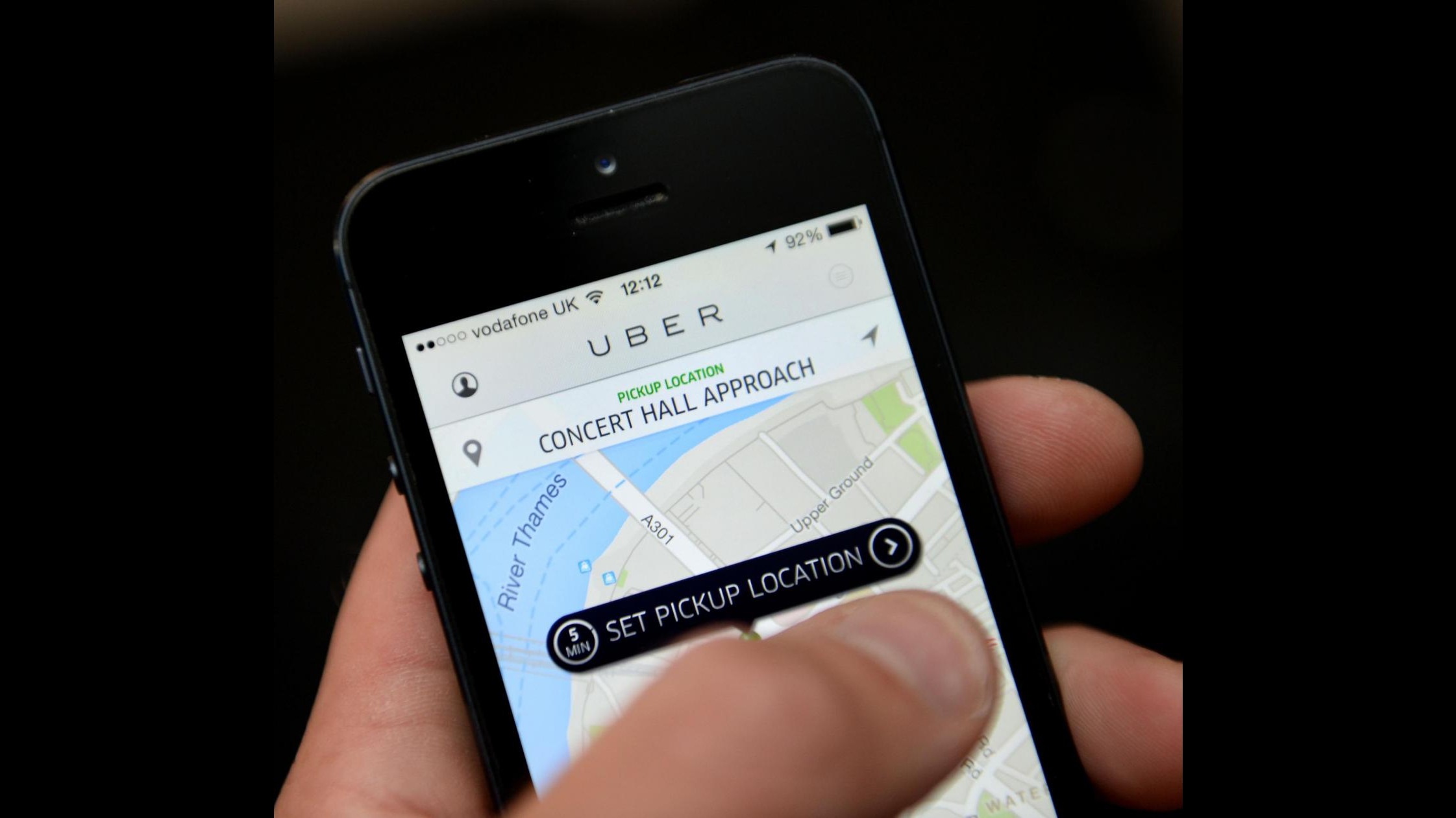 India, Uber vietato a Nuova Delhi dopo accuse stupro a tassista
