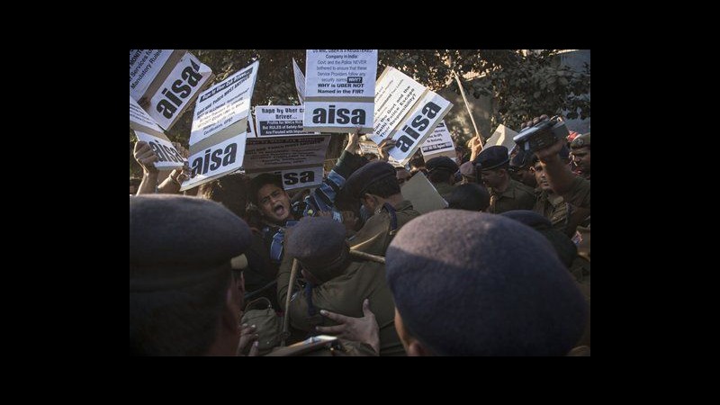India, stuprata da tassista a Nuova Delhi: arrestato 44enne