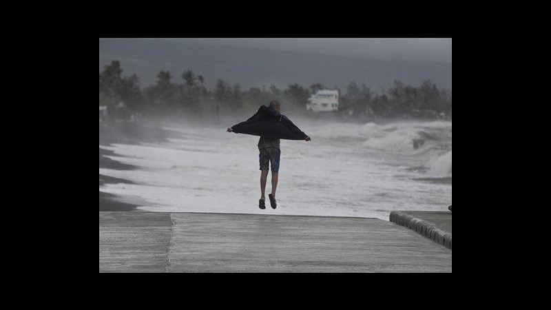 Filippine, salite a 800mila le persone evacuate per tifone Hagupit