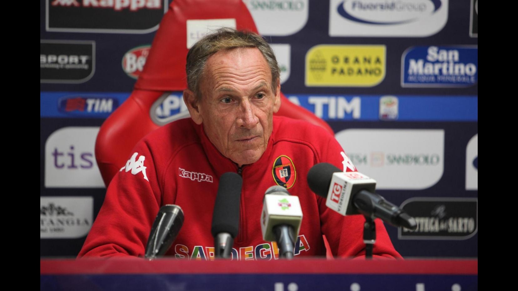 Calcio, Zeman sprona Cagliari: Fastidioso non aver ancora vinto in casa