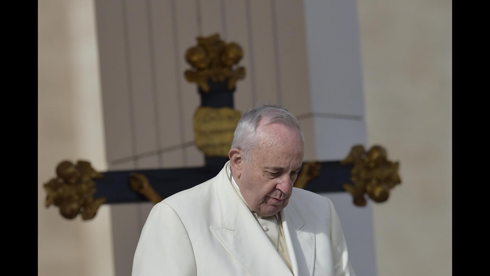 Vaticano, Papa: Lasciatevi consolare dal Signore e pregate per me