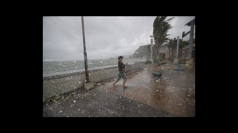 Filippine, tifone Hagupit indebolito: danni ma nessuna vittima