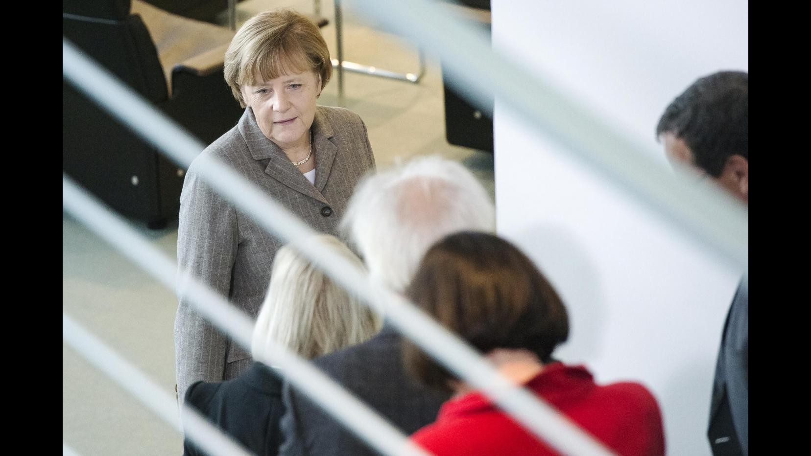 Ue, Merkel: Riforme di Italia e Francia non sono sufficienti