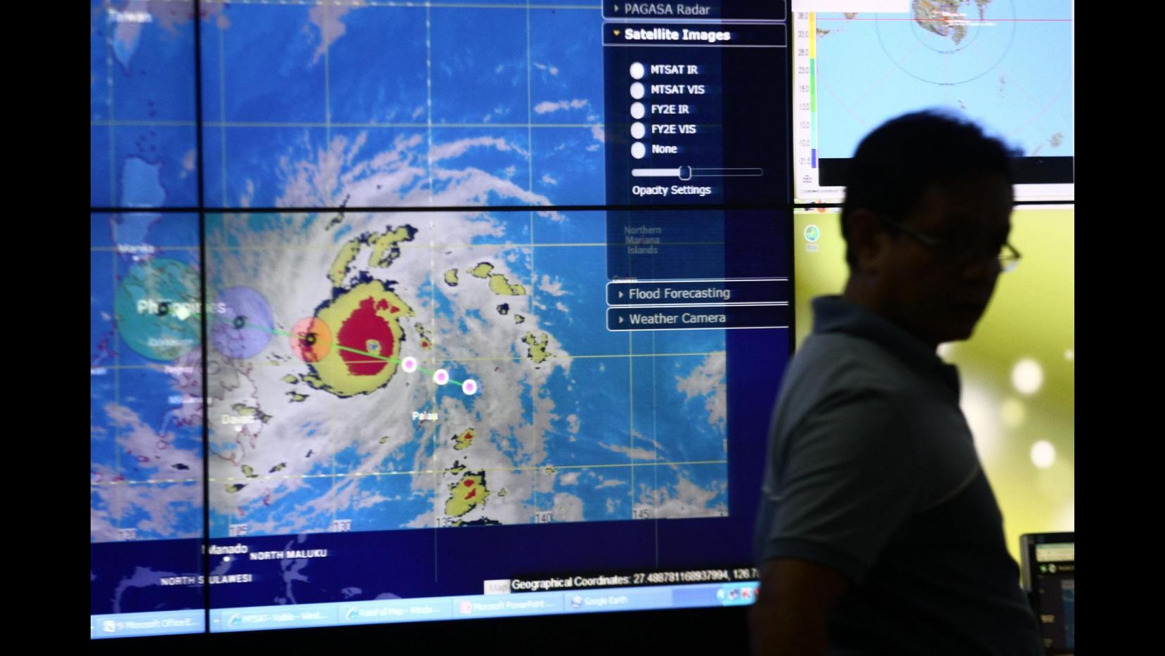 Filippine, mezzo milione di persone evacuate per tifone Hagupit