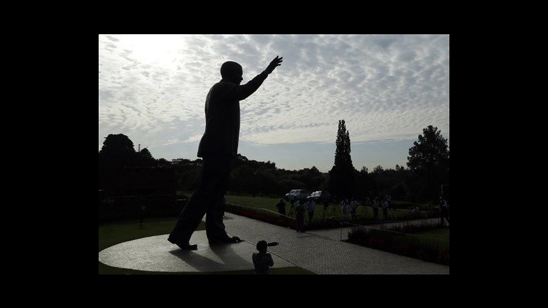 Sudafrica ricorda Mandela nel primo anniversario della morte