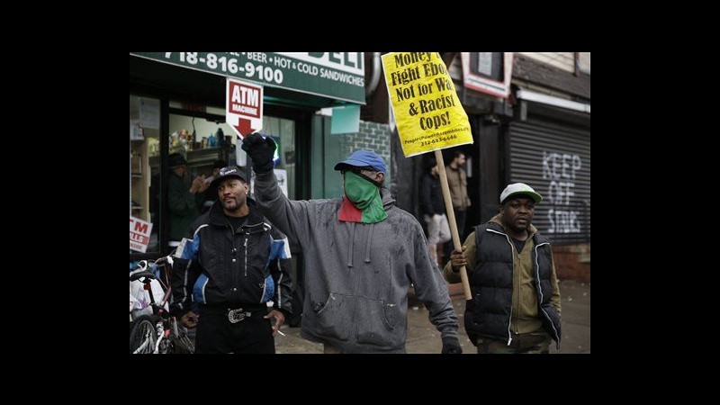 Usa, soffocò 43enne nero a New York: poliziotto non sarà incriminato