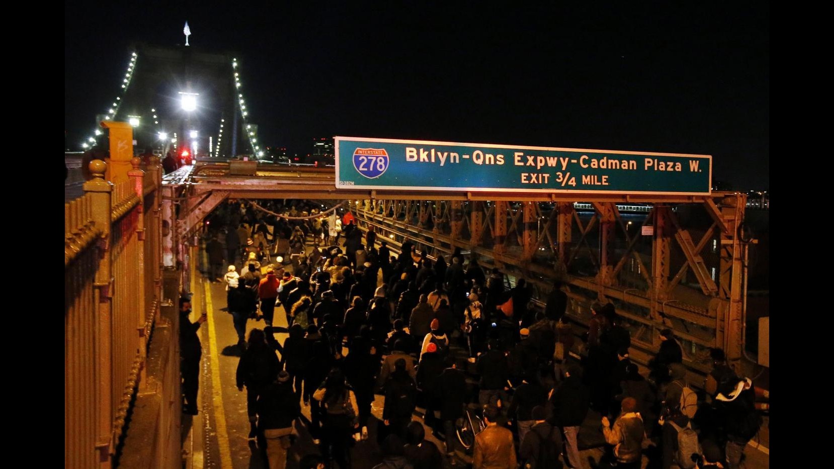 Usa, nuove proteste a New York contro polizia e decisioni Grand jury