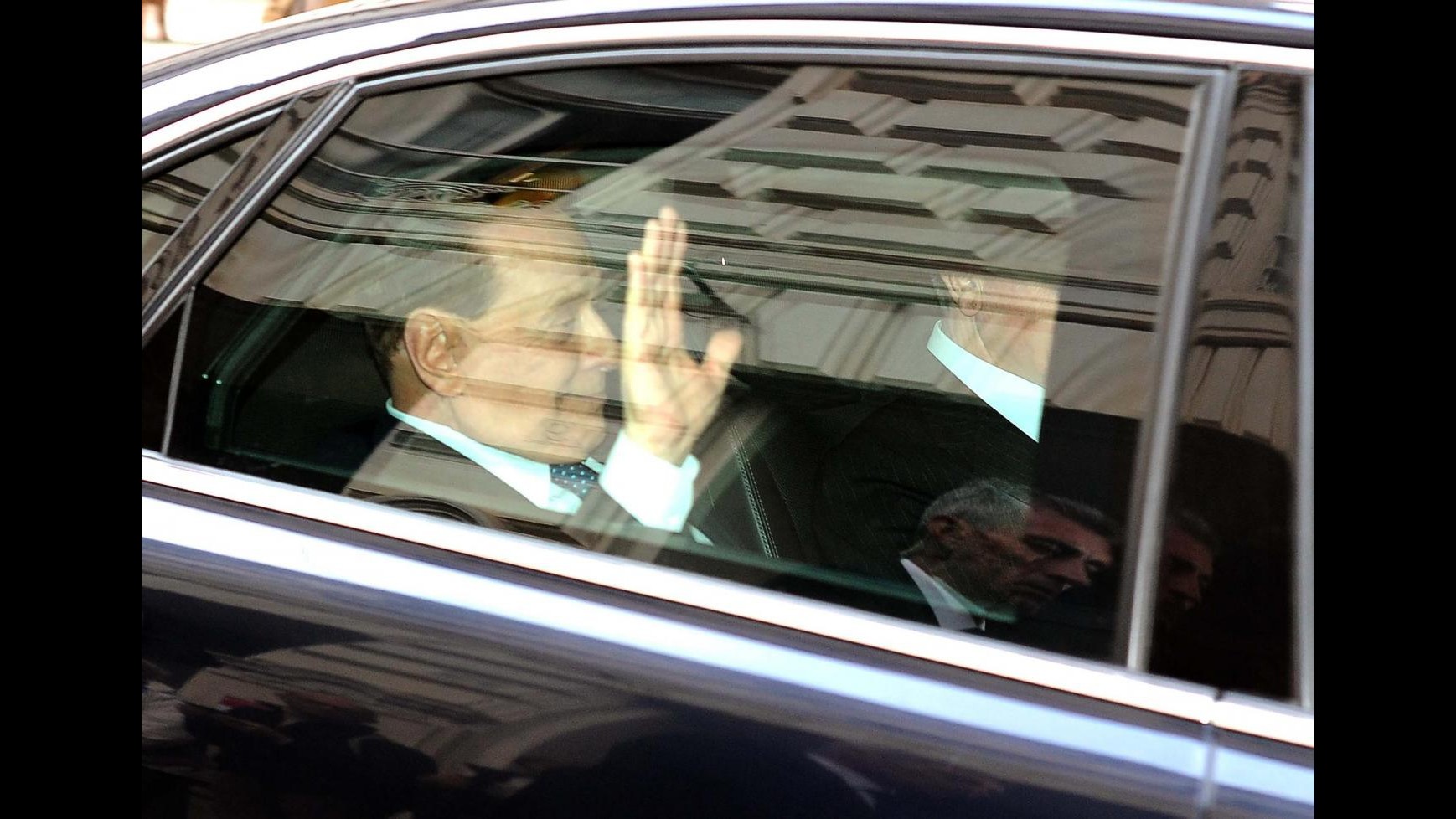 Berlusconi: Sarò in campo contro Renzi, riavrò onore perduto