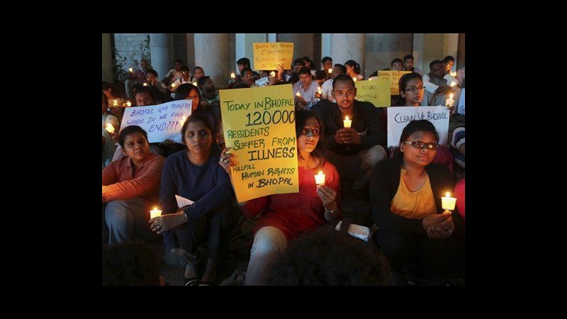 India, 30 anni fa la tragedia di Bhopal: migliaia chiedono giustizia