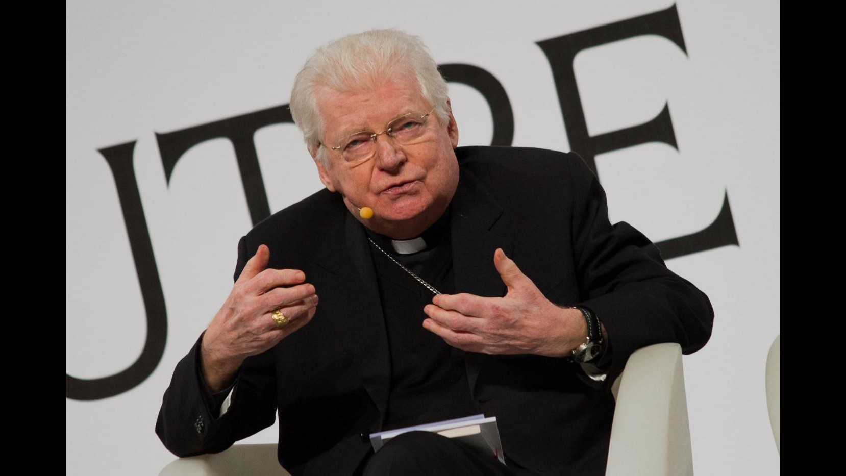 Cardinale Scola: Con utero in affitto distruggiamo filiazione