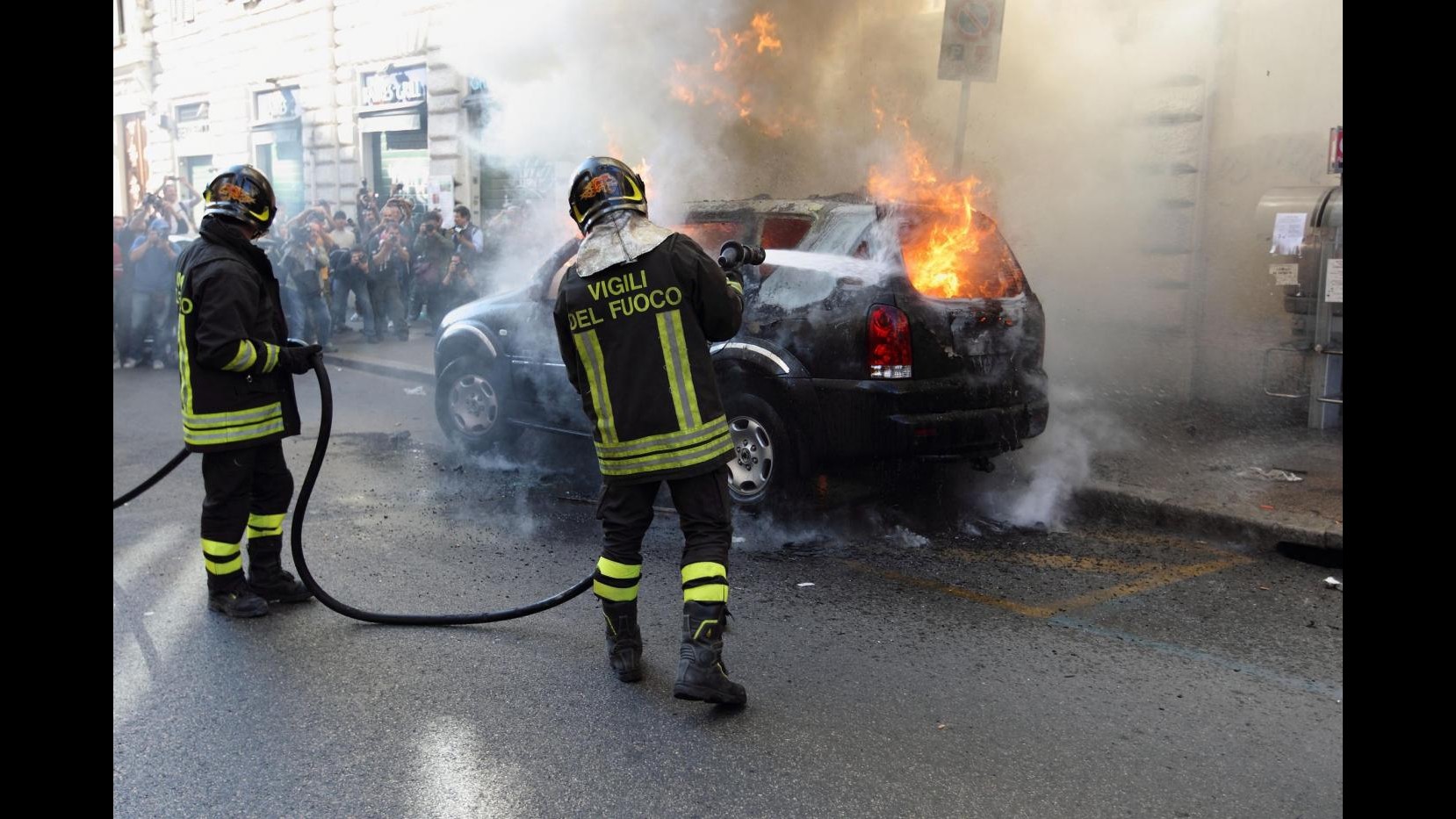Meridiana, incendiate a Olbia le auto di due dirigenti della compagnia