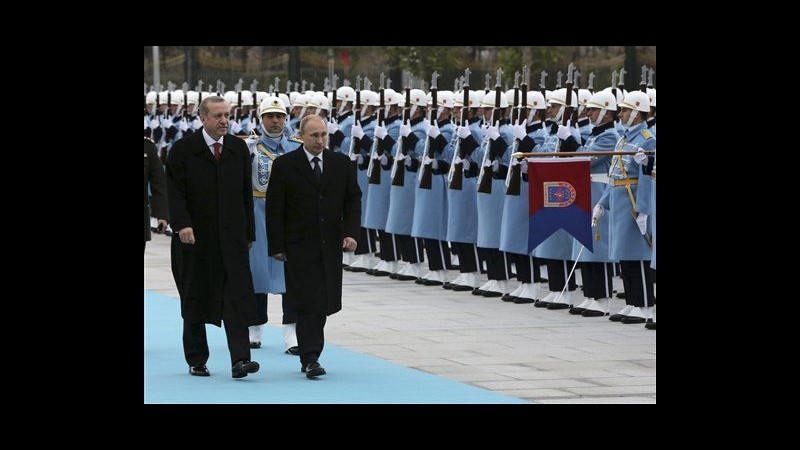 Turchia, Putin ricevuto da Erdogan in residenza Ankara, con lui Lavrov