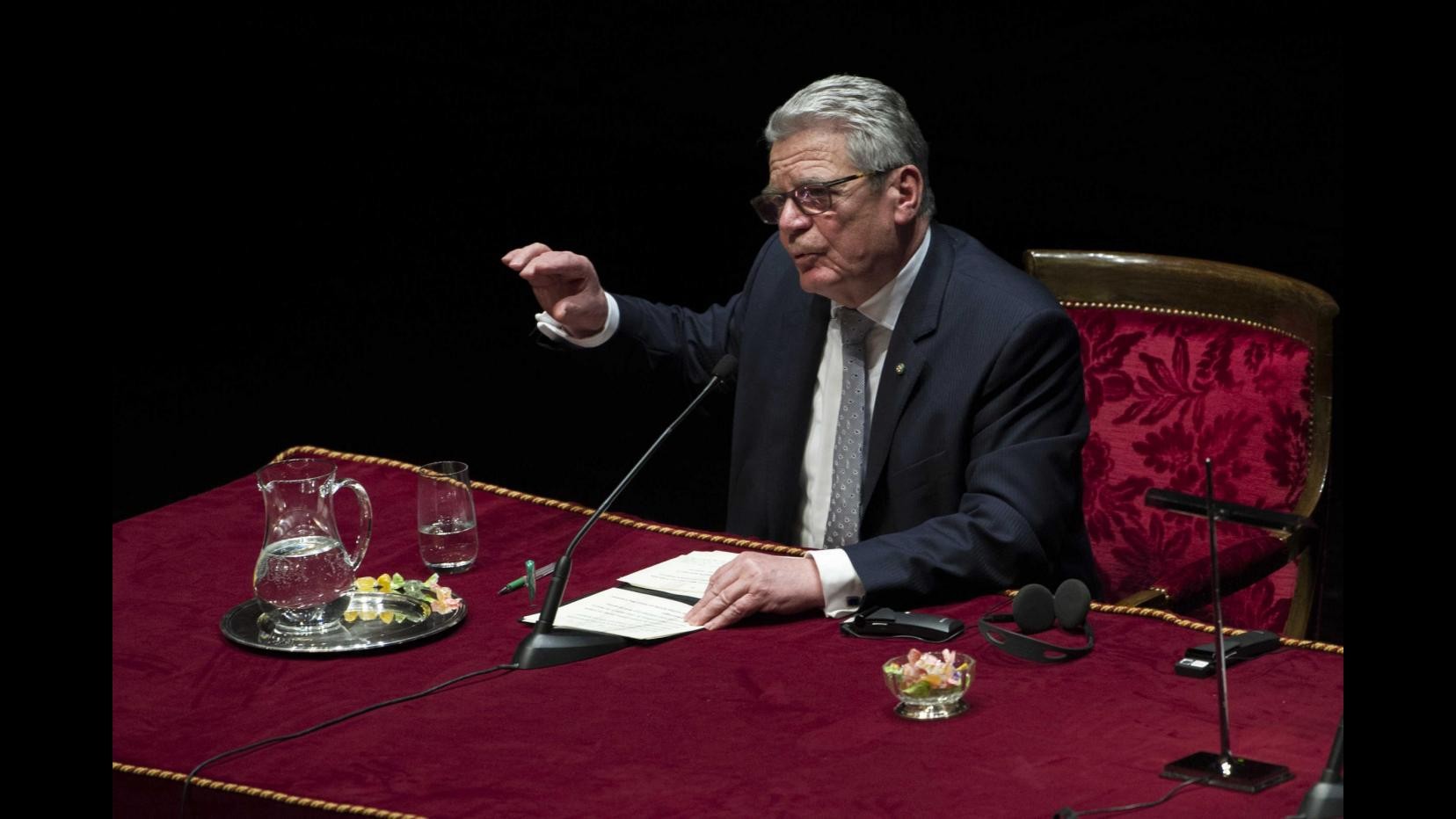 Germania, Gauck: Società tedesca ha bisogno di rispetto fra cittadini