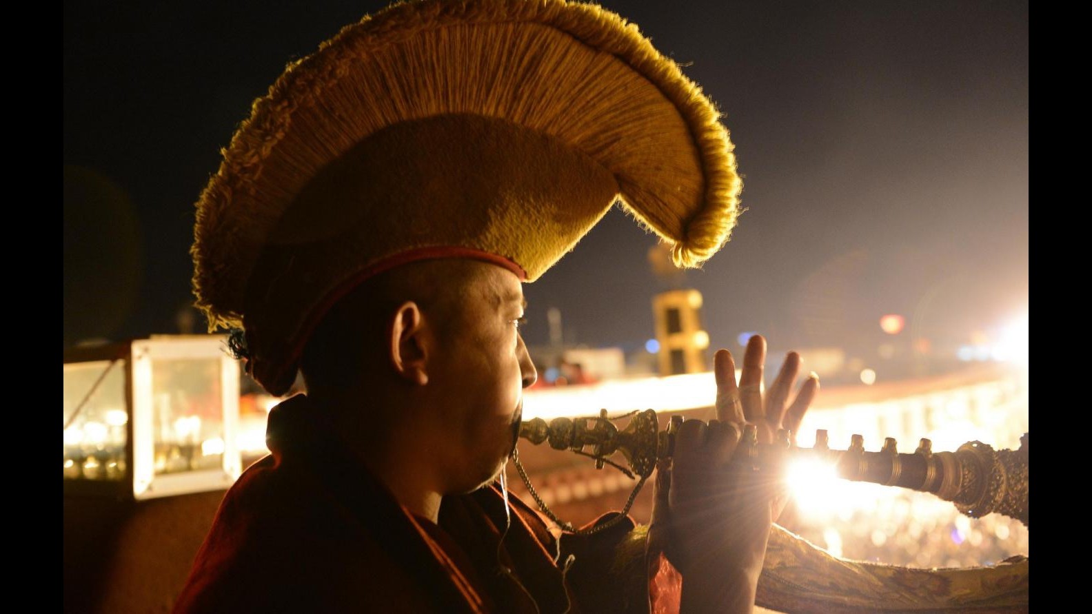 Tibet, donna 21enne si dà fuoco nel Sichuan