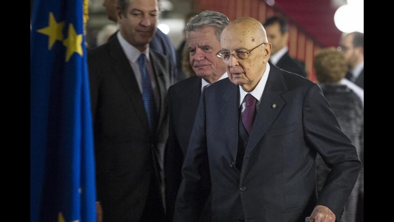 Napolitano: Oggi ultima occasione per parlare a forze armate
