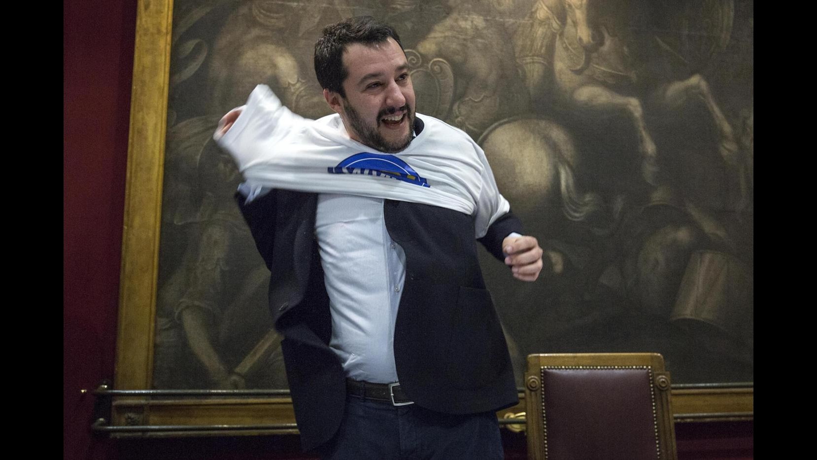 Salvini: Governo razzista, tasse per italiani e 200 mln a immigrati