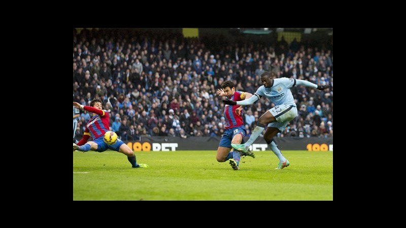 Premier League, Manchester City travolge Crystal Palace 3-0 e aggancia Chelsea in vetta