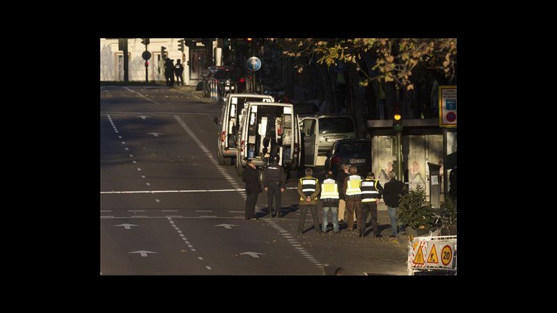 Spagna, auto contro sede dei popolari a Madrid: si cercano esplosivi