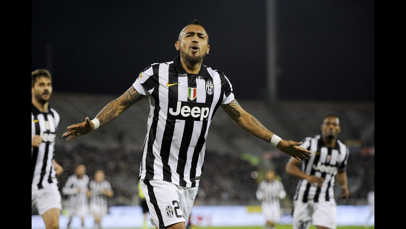 Serie A, Juve chiude anno al comando: Cagliari sconfitto 3-1, supergol di Vidal