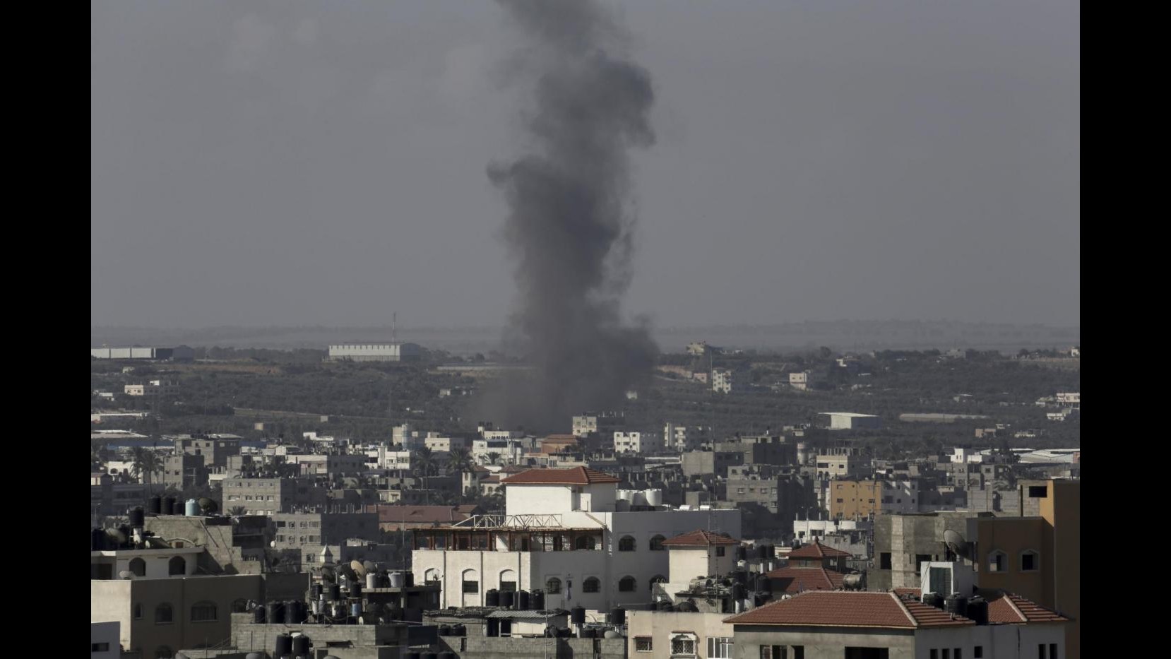 Medioriente, patriarca Twal condanna guerra Gaza