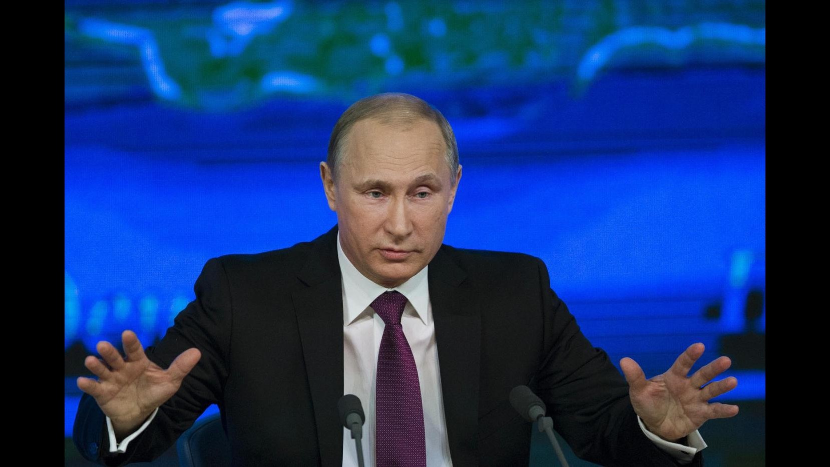 Russia, Putin: Vogliono incatenare orso russo e strappare suoi artigli