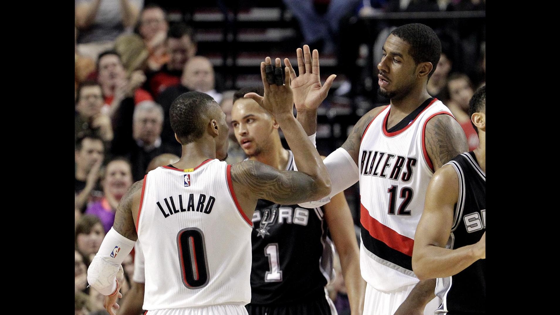 Basket, Nba: San Antonio cade a Portland, 6 punti per Belinelli. Cleveland ok