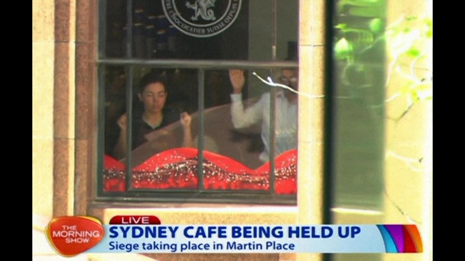 Ostaggi Sydney, sequestrati in fuga, polizia fa irruzione nel bar