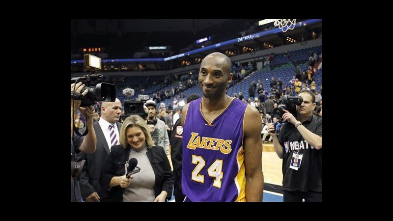 Basket Nba, Bryant leggenda: supera Jordan e Lakers ok. San Antonio passa a Denver