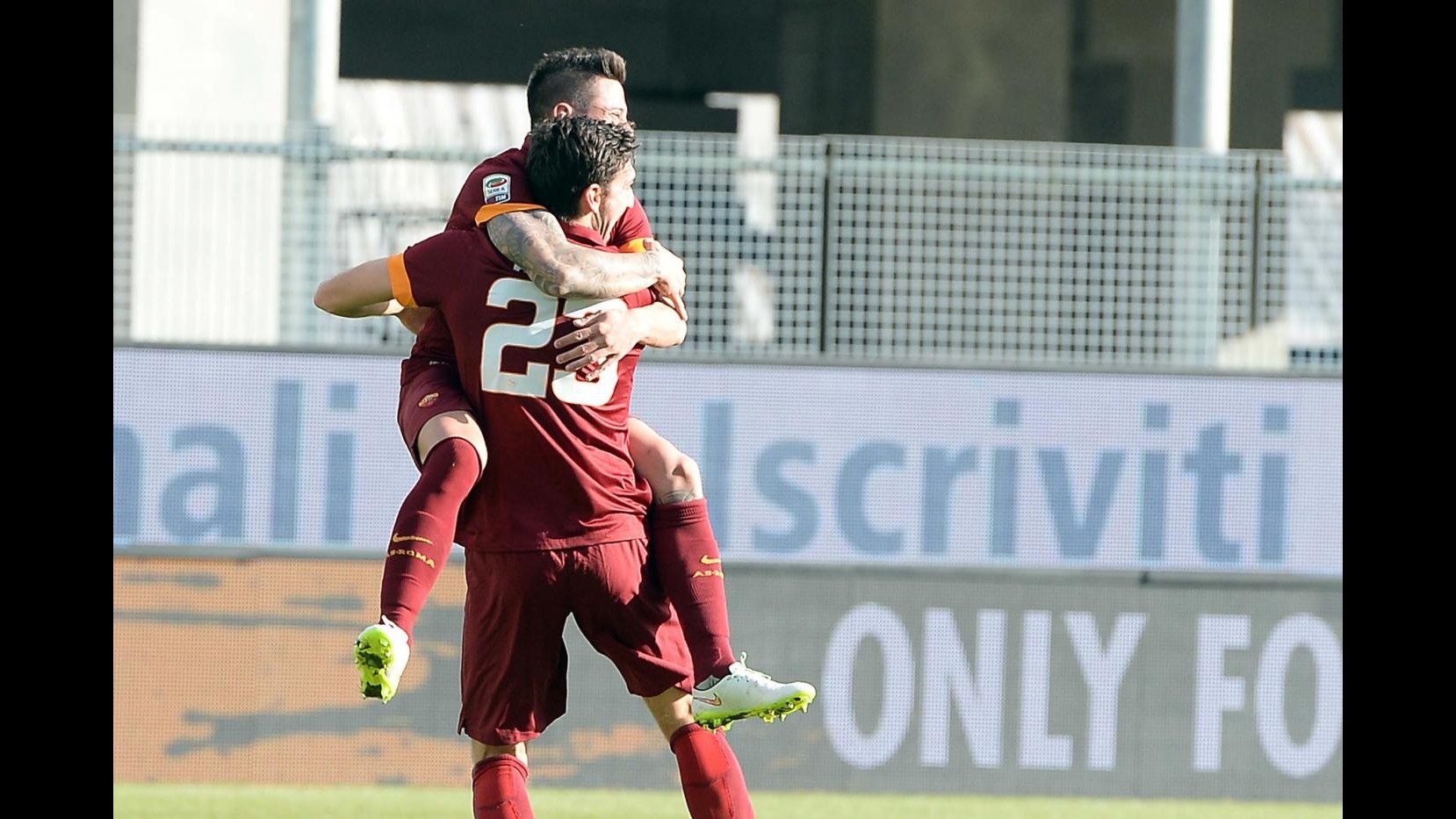 Serie A, la Roma vince tra le polemiche: Astori stende l’Udinese