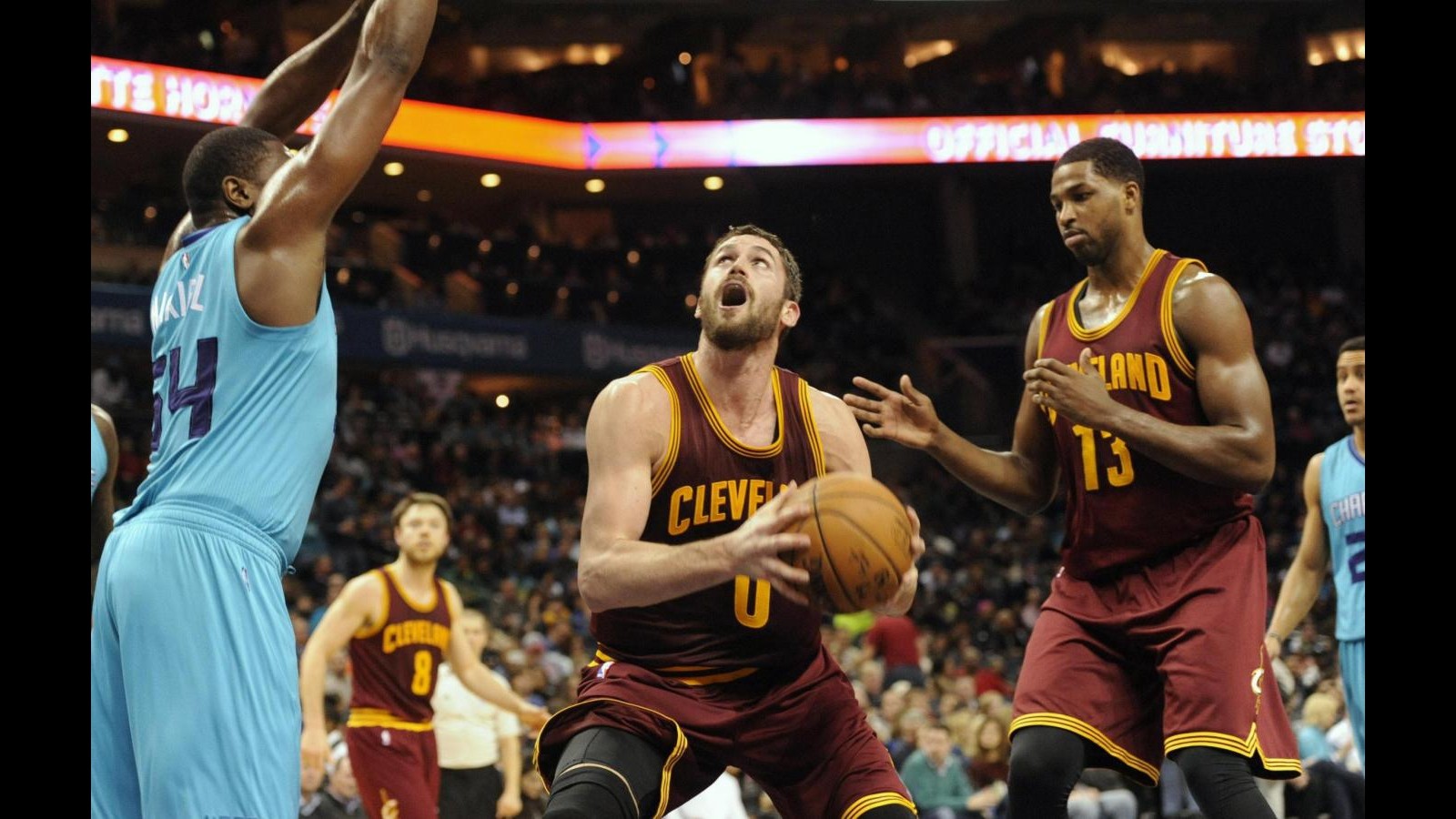 Basket, Nba: Cleveland cade a Philadelphia, Chicago e Golden State ok