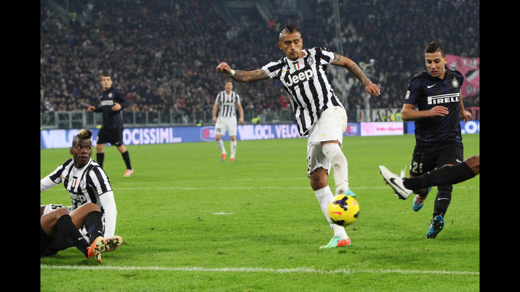 Calcio, riparte la Serie A: Roma impegnata a Udine, alle 21 Juventus-Inter
