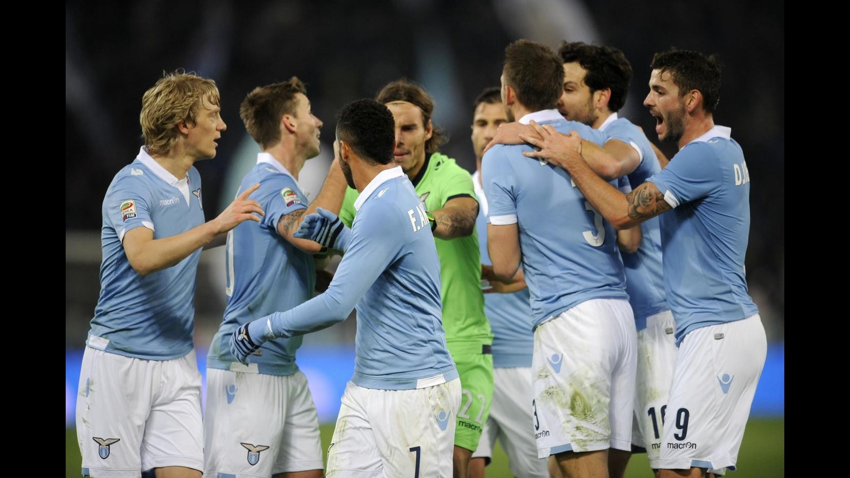 Serie A, la Lazio schianta la Sampdoria: 3-0 all’Olimpico, brilla Felipe Anderson