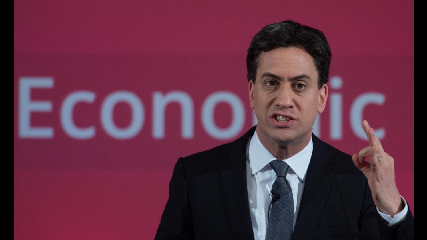 Regno Unito, Miliband apre campagna elettorale: Lotta di generazione