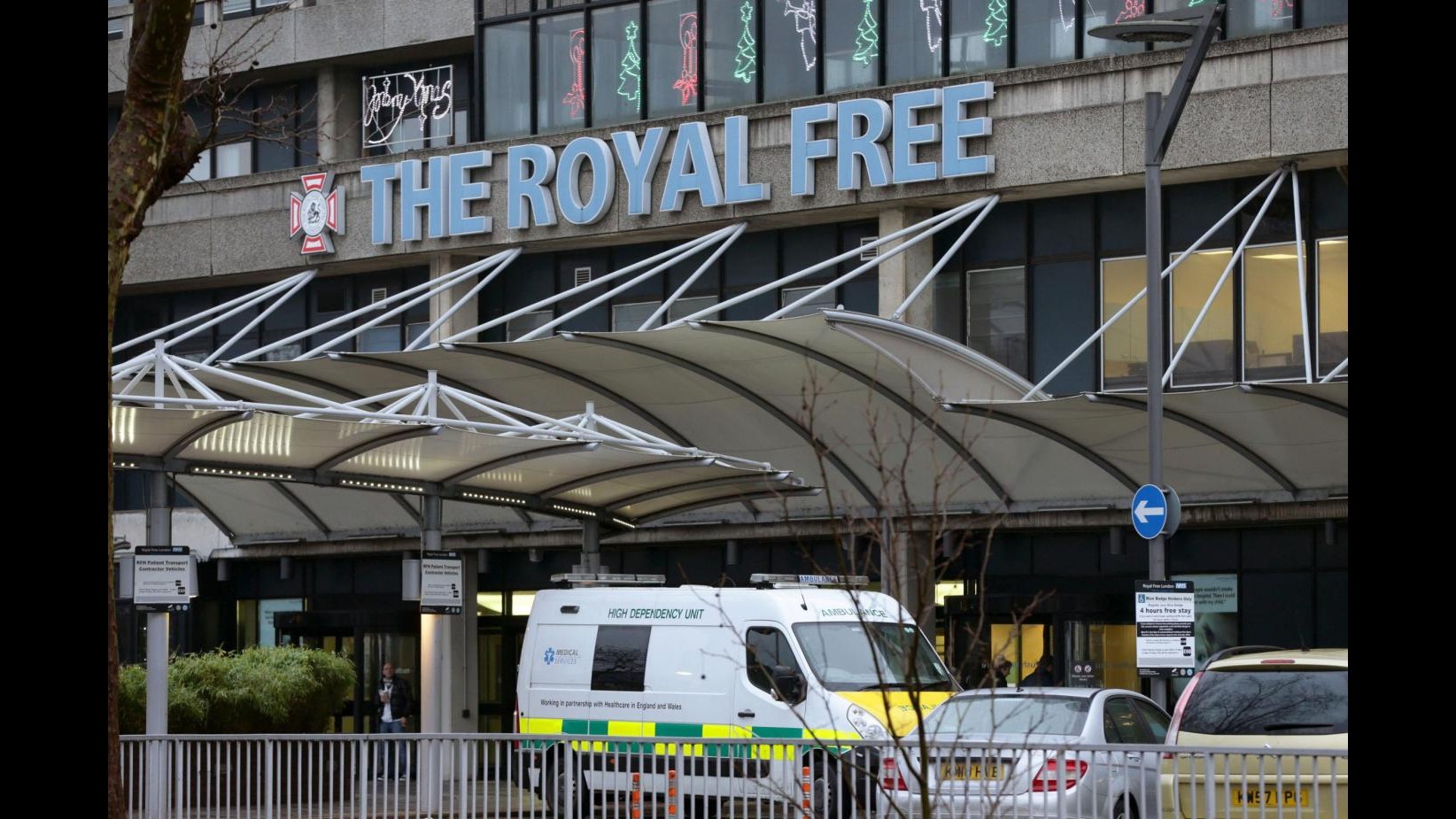 Ebola, operatore sanitario Usa atteso in centro Nebraska per controlli