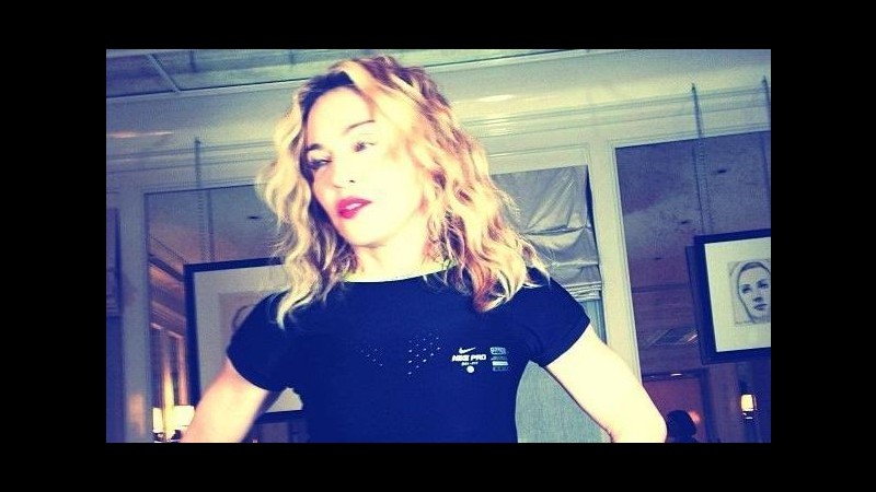 Madonna nella bufera per foto Mandela e King modificate, poi si scusa