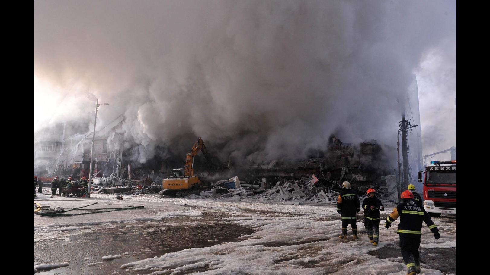 Cina, spento incendio in magazzino di Harbin dopo 40 ore