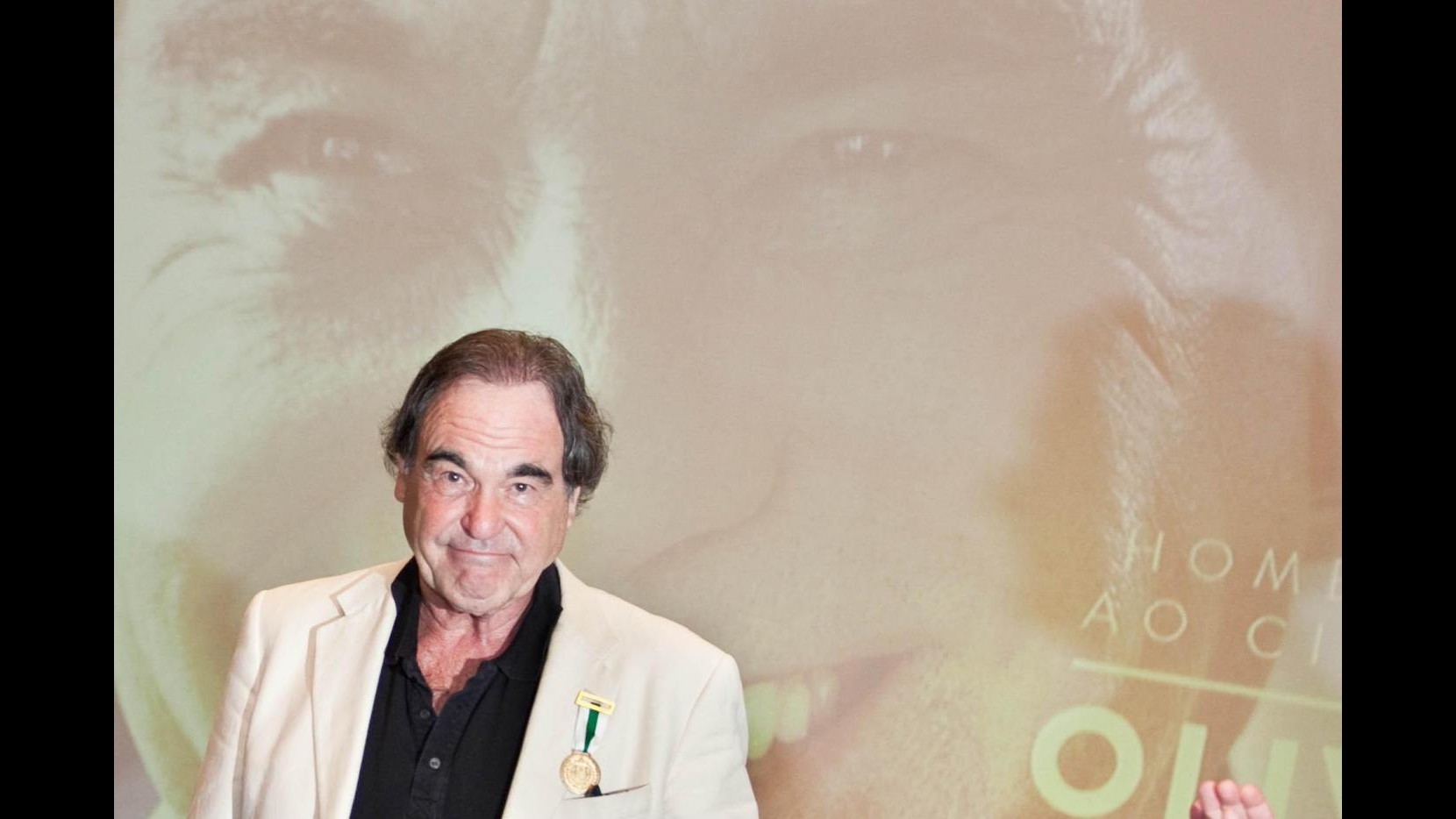 Grillo pubblica testo di Oliver Stone: In Ucraina colpo di stato Cia