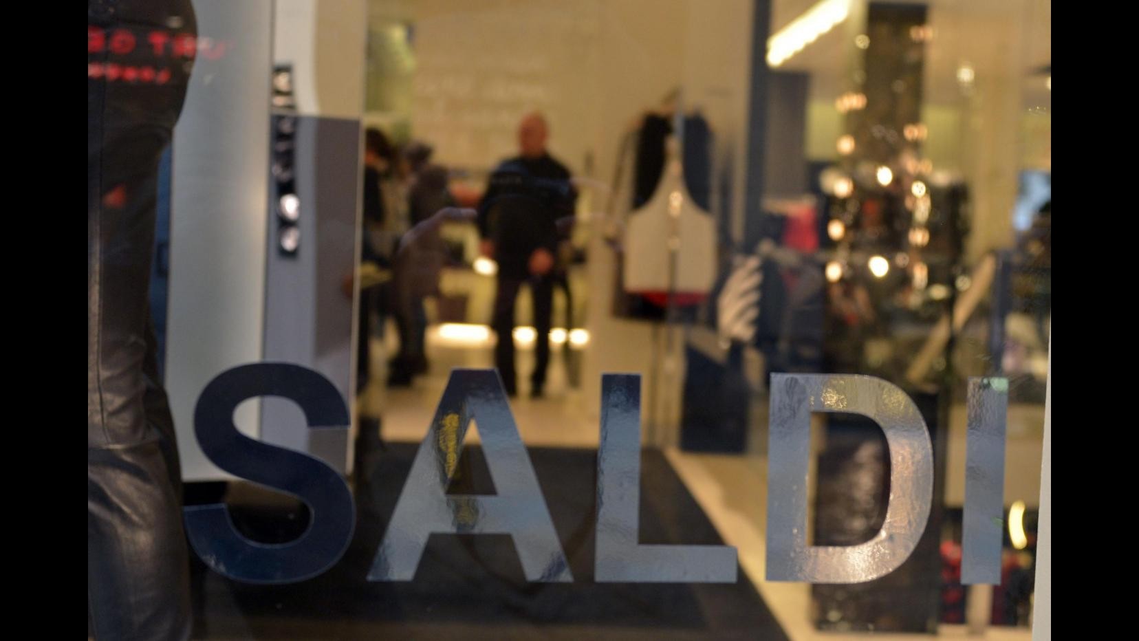 Al via i saldi invernali fra oggi e domani in tutte le città italiane
