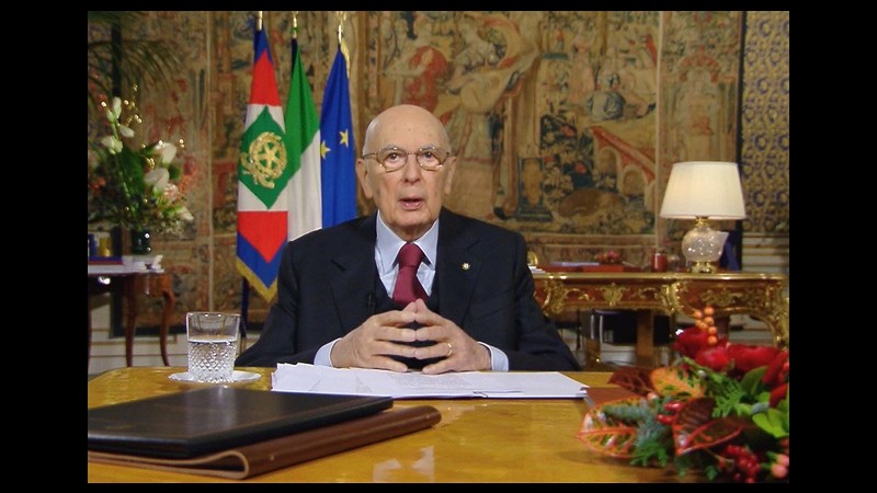 Napolitano saluta gli italiani: Rassegnerò le dimissioni
