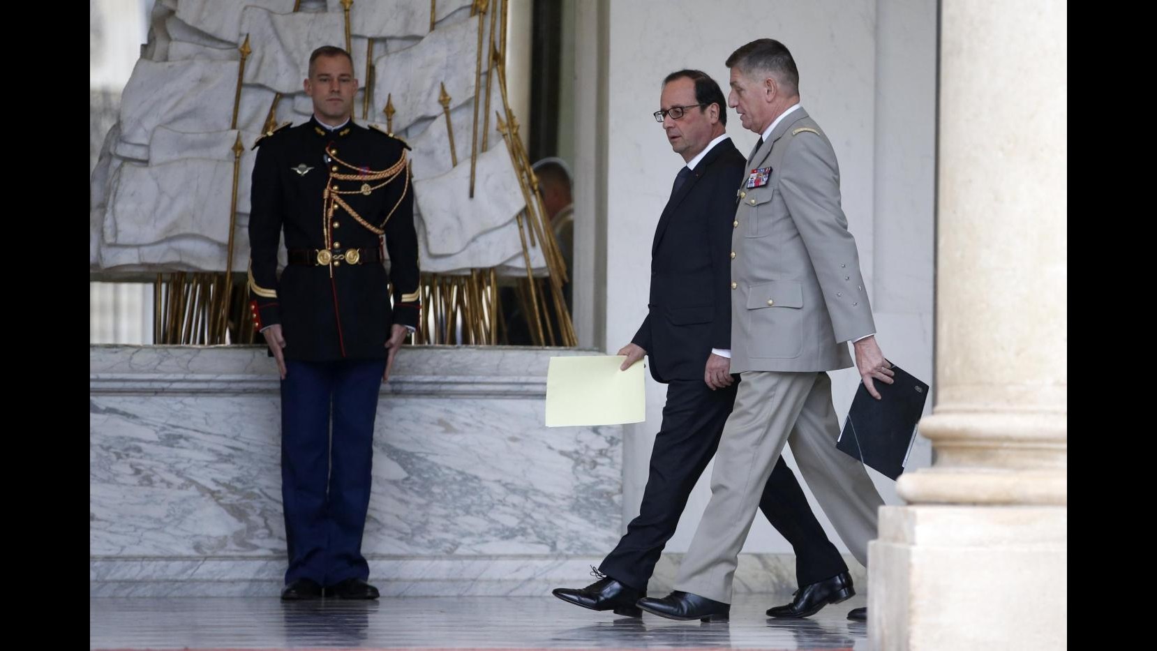 Hollande: Nel 2015 la Francia sia audace, farà avanzare l’Europa