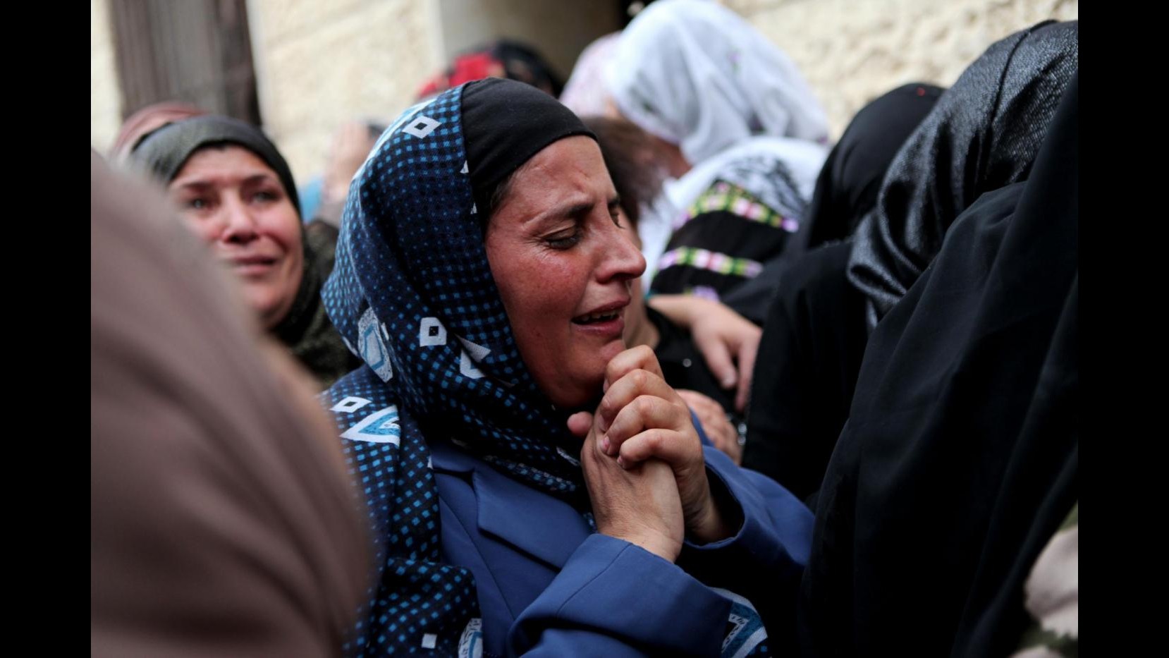 Medioriente, famiglia palestinese: Nostra casa attaccata da coloni