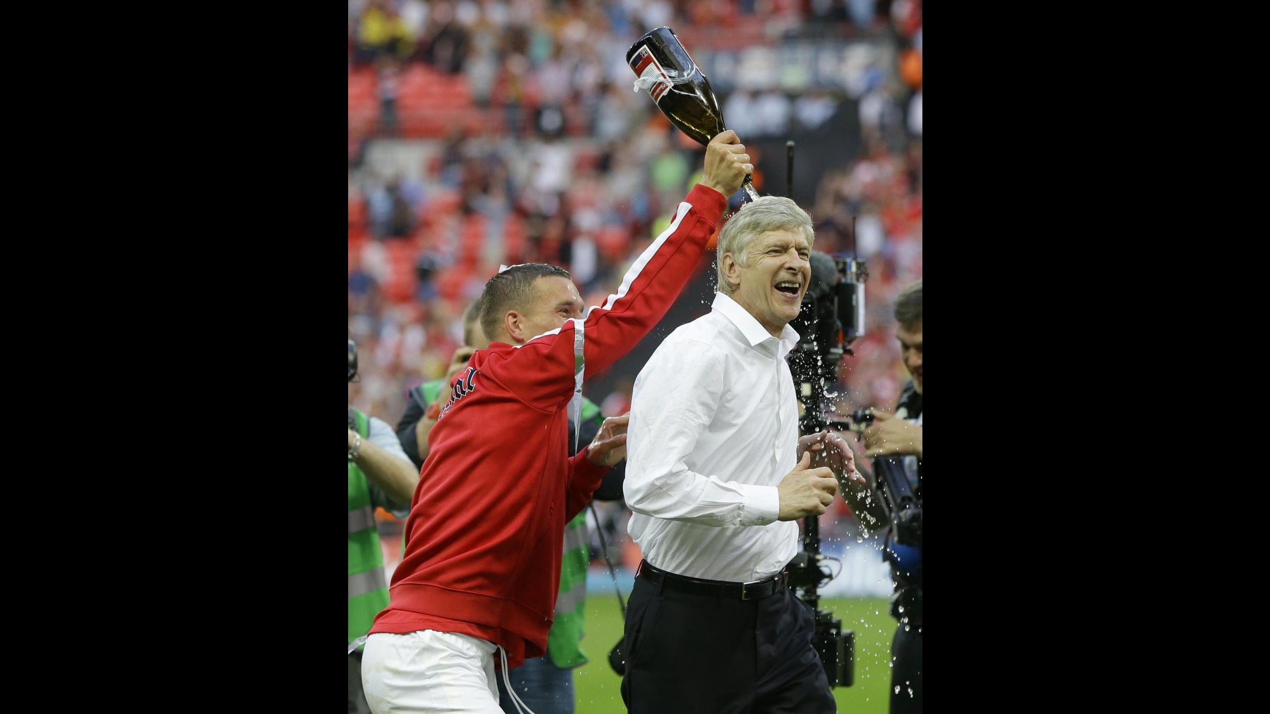 Wenger gela l’Inter: Per Podolski non sta facendo sul serio