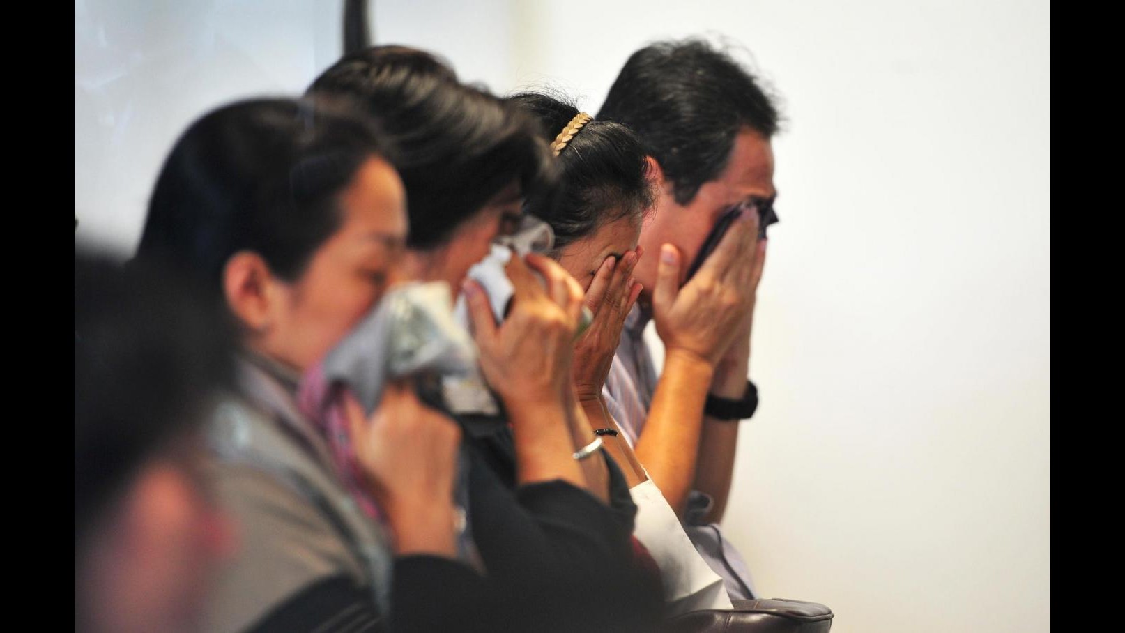 Volo AirAsia, trovati detriti e cadaveri in mare. Ceo: Condoglianze