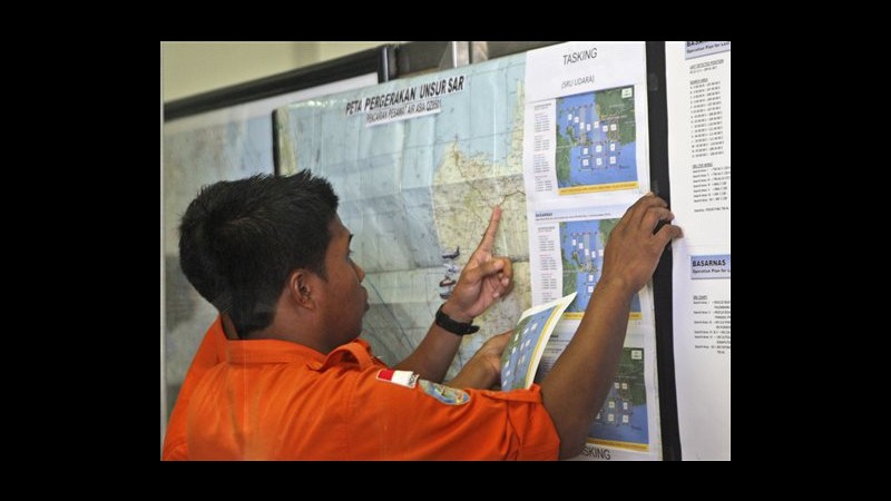 Volo AirAsia, Indonesia: Avvistate vittime vicino sito scomparsa aereo