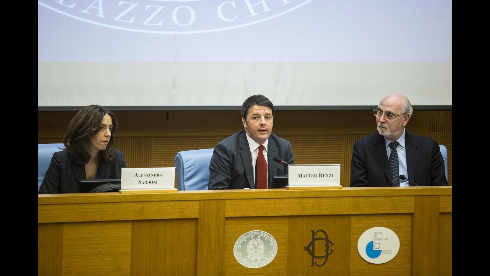 Renzi definisce i ‘gufi’: Non chi critica Governo, ma chi è contro Italia