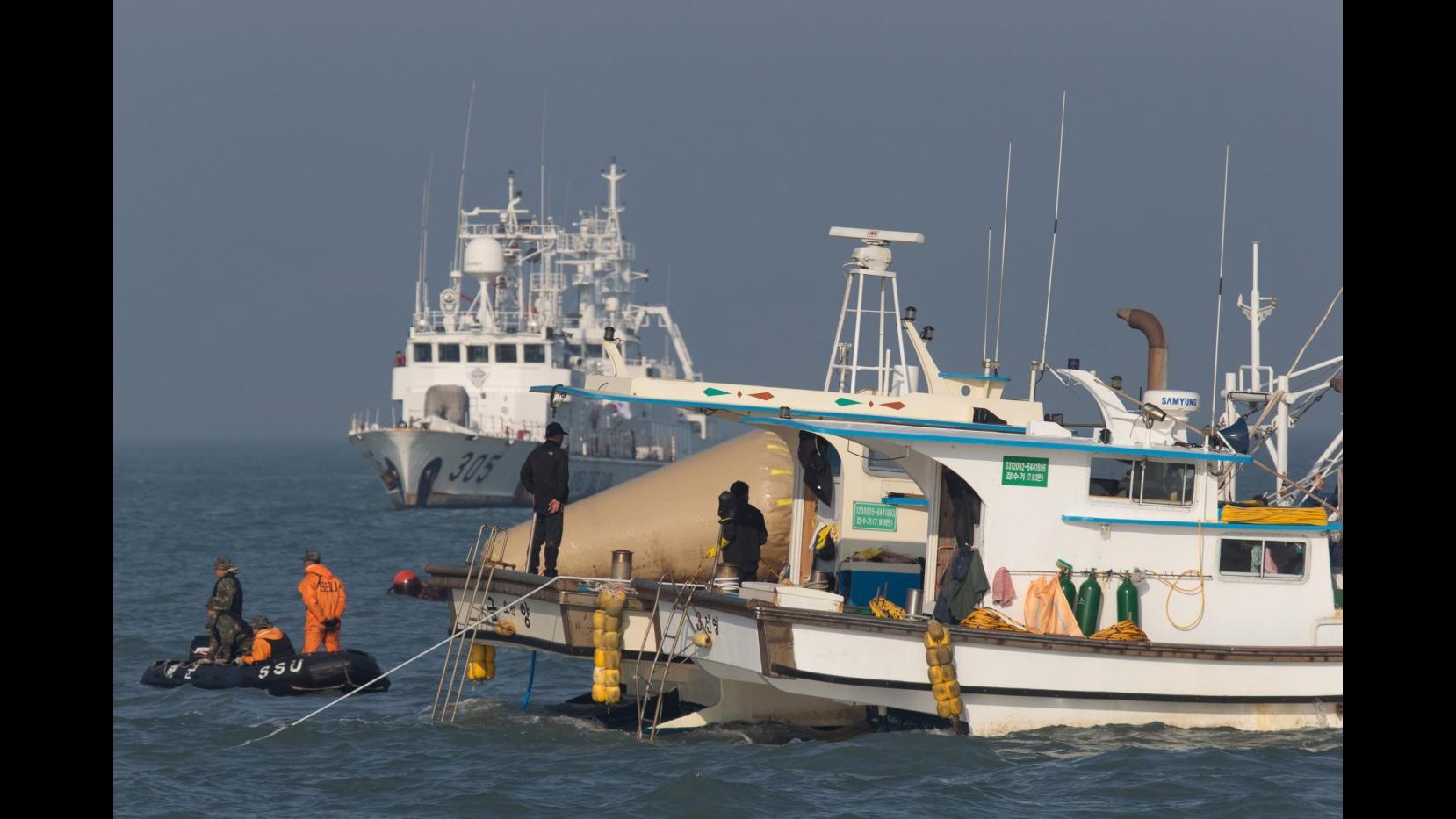 Grecia, 50 donne e bambini in salvo su nave,60 persone su scialuppe